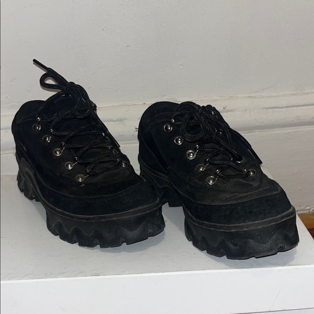 Nike Lahar Low Sneakers